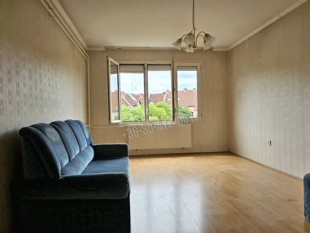 Kiadó panellakás, albérlet, Egerben 140 E Ft / hó, 3 szobás