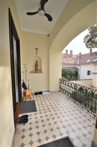 Kiadó téglalakás, albérlet, Budapesten, I. kerületben, 3 szobás