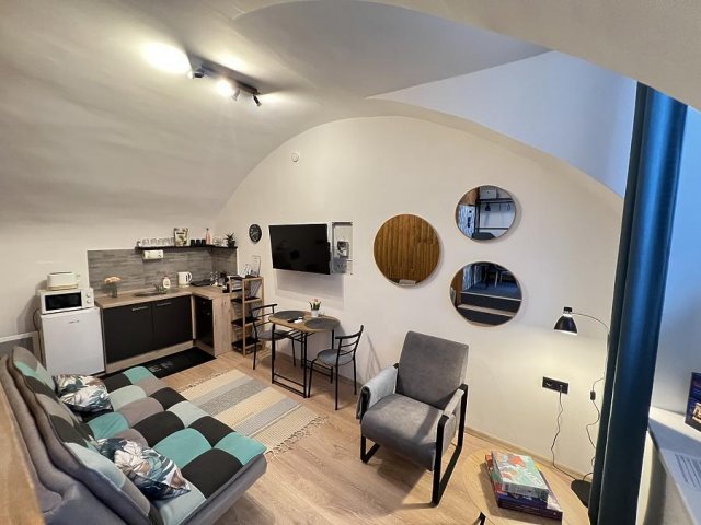Eladó téglalakás, Budapesten, VI. kerületben 34.9 M Ft, 1 szobás