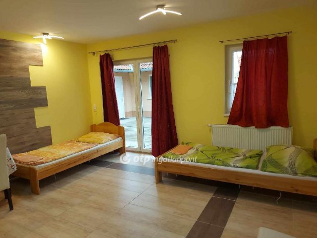 Eladó hotel, Dávodon 74.9 M Ft / költözzbe.hu