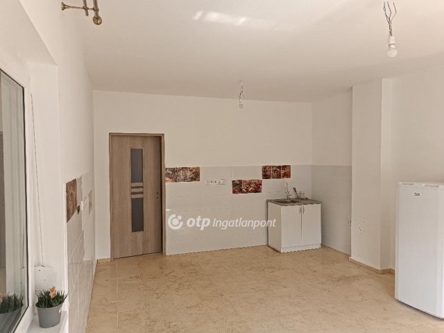 Eladó családi ház, Zsámbokon 57.9 M Ft, 3 szobás