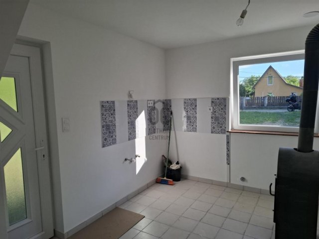 Eladó nyaraló, Tóalmáson 23.9 M Ft, 2 szobás