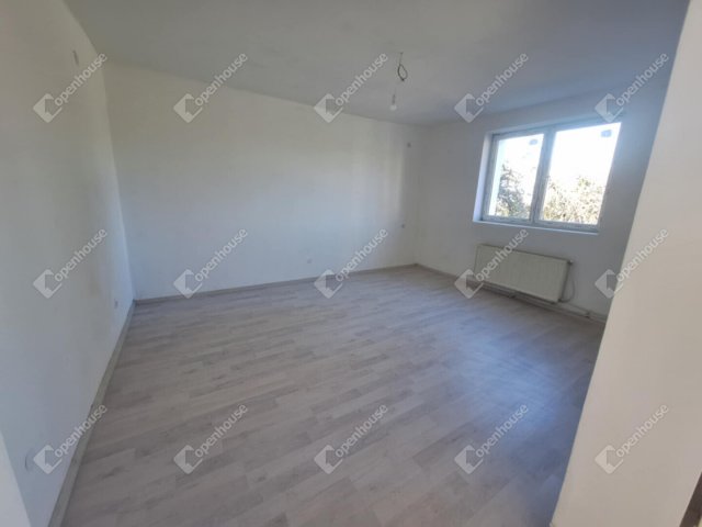 Eladó családi ház, Lábatlanon 40 M Ft, 4 szobás