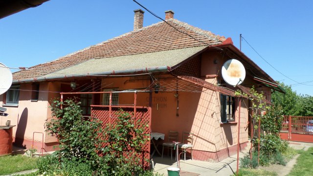 Eladó családi ház, Kunmadarason 15.8 M Ft, 2 szobás