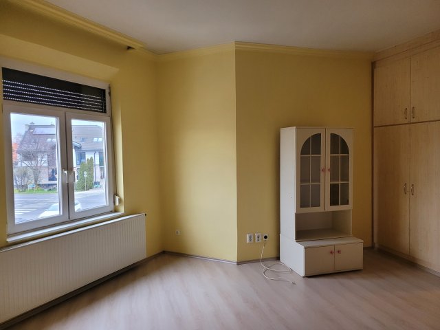 Eladó téglalakás, Győrött 53.9 M Ft, 2+1 szobás