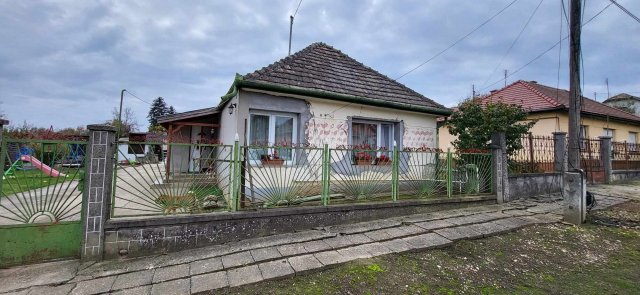 Eladó családi ház, Rádon 58 M Ft, 2 szobás