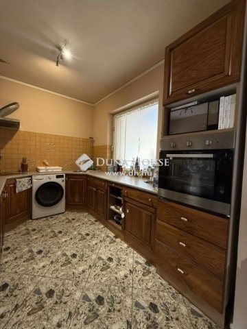 Eladó családi ház, Vecsésen 59.9 M Ft, 2 szobás
