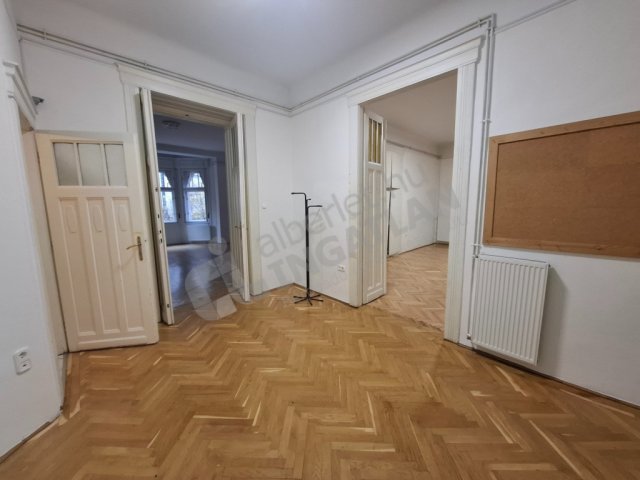 Eladó téglalakás, Budapesten, V. kerületben 299.5 M Ft, 6 szobás