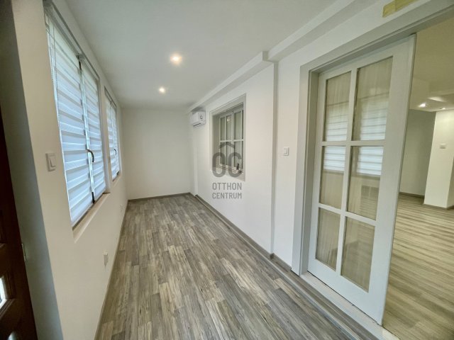 Eladó családi ház, Szentendrén 129.9 M Ft, 4 szobás