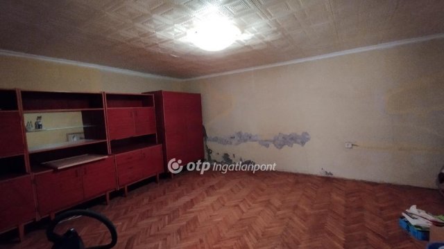 Eladó családi ház, Jászberényben 37 M Ft, 3 szobás