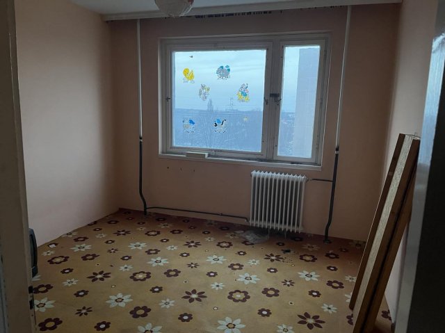 Eladó panellakás, Dunaújvárosban 18.3 M Ft, 2+1 szobás