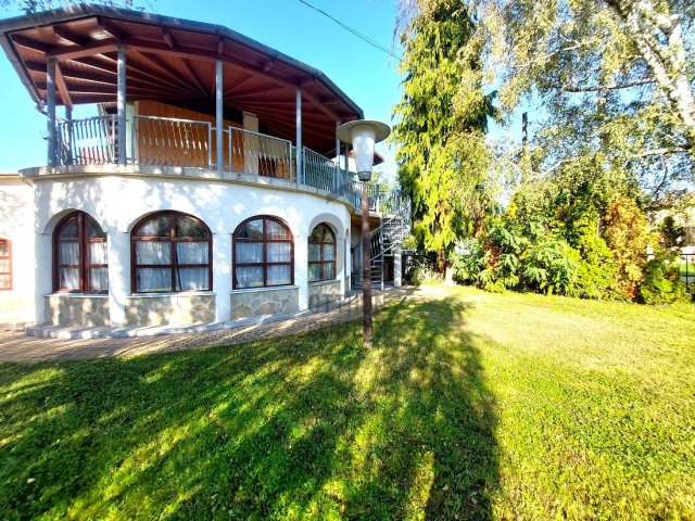 Eladó családi ház, Zamárdiban 149 M Ft, 7 szobás