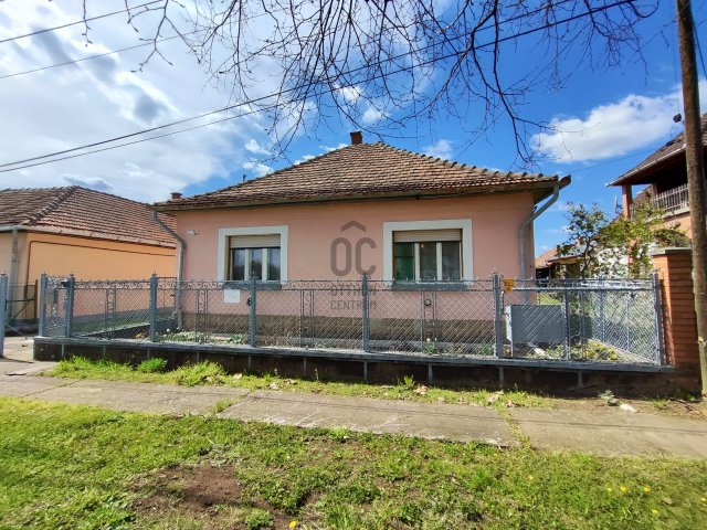 Eladó családi ház, Ludason 18 M Ft, 2 szobás
