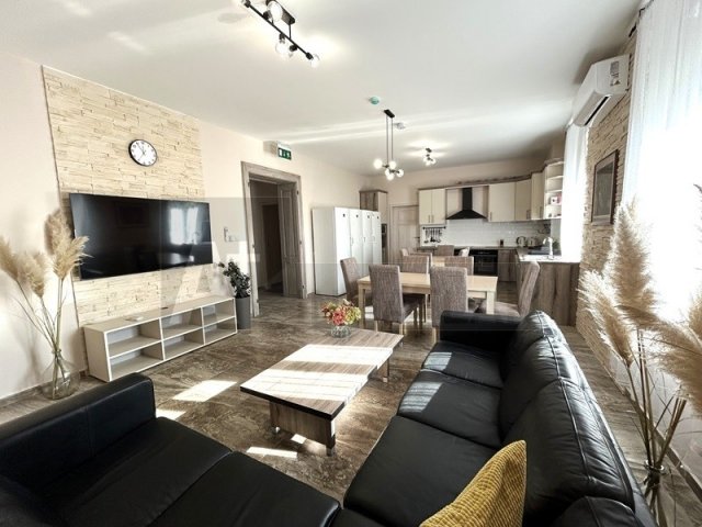 Kiadó téglalakás, albérlet, Szegeden 200 E Ft / hó, 1 szobás