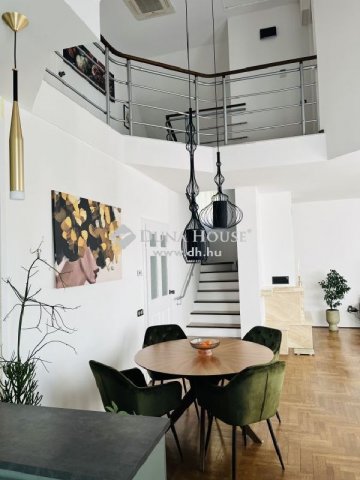 Eladó családi ház, Szentendrén 214.9 M Ft, 4 szobás