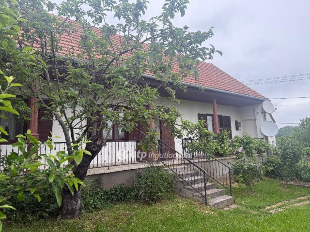 Eladó családi ház, Geresdlakon 34.9 M Ft, 3+1 szobás