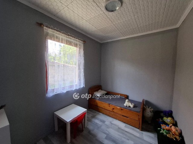 Eladó családi ház, Kompolton 11.99 M Ft, 2+1 szobás