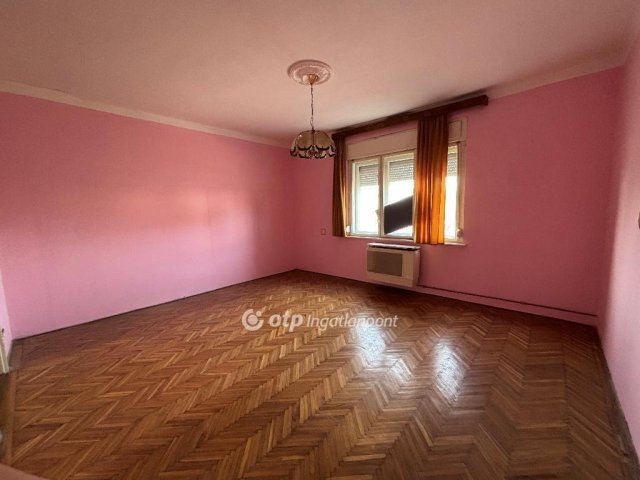 Eladó családi ház, Téten 35 M Ft, 3 szobás