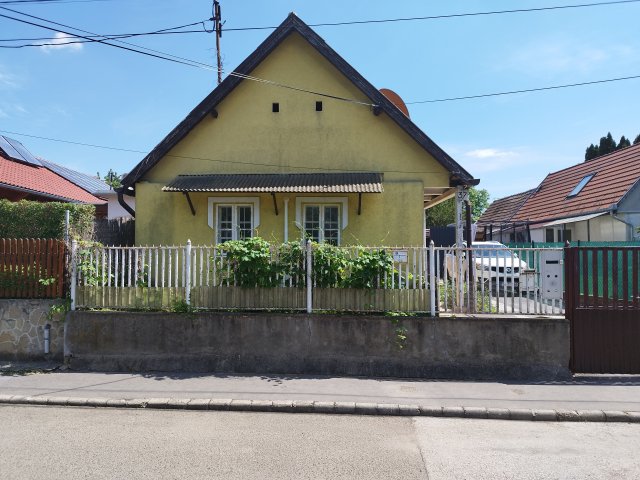 Eladó családi ház, Budapesten, XVI. kerületben 35 M Ft, 1 szobás
