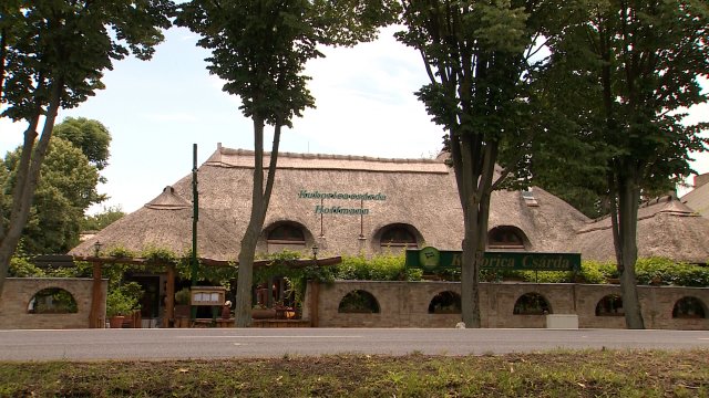 Eladó üzlethelyiség, Balatonföldváron 700 M Ft