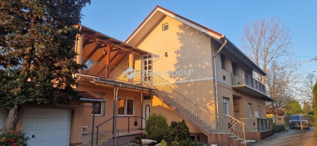 Eladó családi ház, Balatonbogláron 175 M Ft, 7 szobás