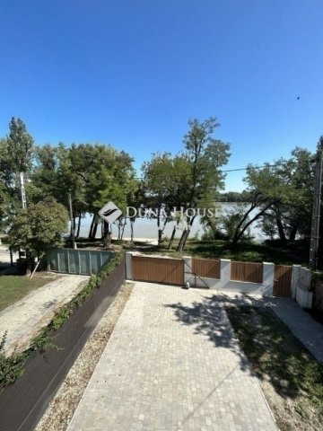 Eladó családi ház, Budapesten, III. kerületben 199 M Ft