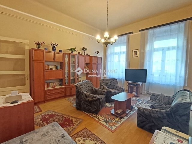 Eladó téglalakás, Budapesten, VI. kerületben 74.99 M Ft