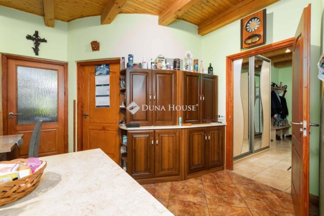 Eladó családi ház, Gönyűn 119.2 M Ft, 5 szobás