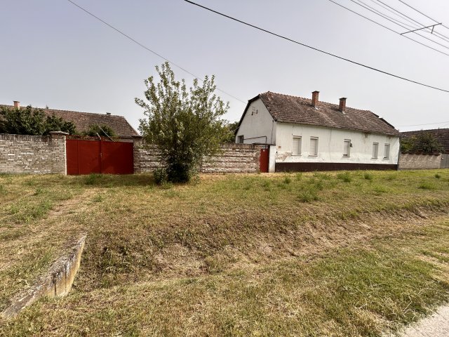 Eladó családi ház, Vaskúton 8 M Ft, 4 szobás