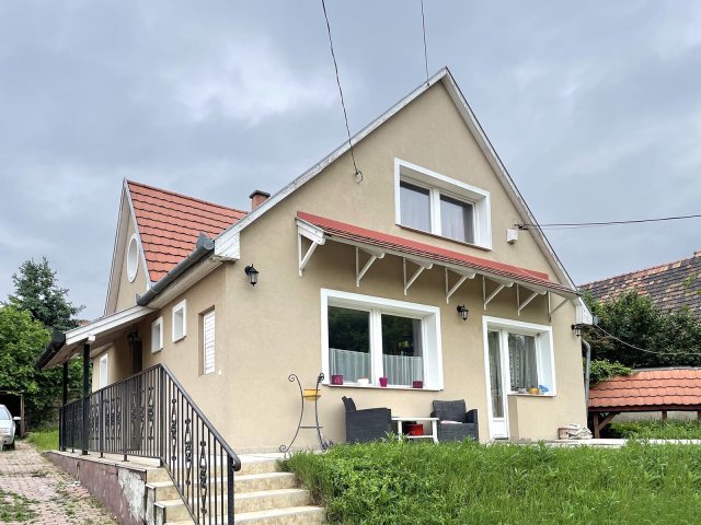 Eladó családi ház, Budaörsön 179.9 M Ft, 4+1 szobás