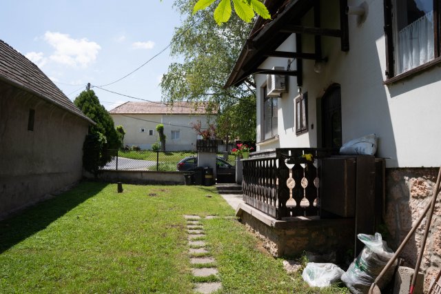 Eladó családi ház, Bicskén 69.9 M Ft, 5 szobás