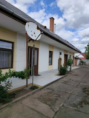 Eladó családi ház, Gyöngyösön 34.99 M Ft, 2 szobás