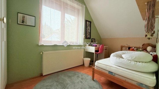 Eladó családi ház, Dunabogdányban 60 M Ft, 4+1 szobás