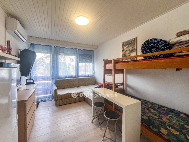 Eladó téglalakás, Siófokon 33 M Ft, 1 szobás