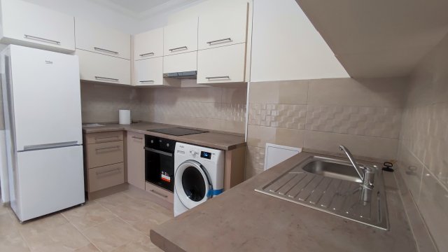 Eladó panellakás, Szegeden, Csongrádi sugárúton 63.9 M Ft