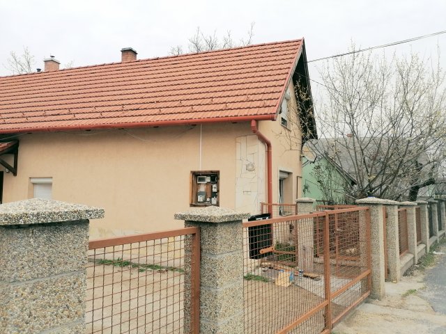 Eladó családi ház, Csákváron 29.9 M Ft, 4 szobás