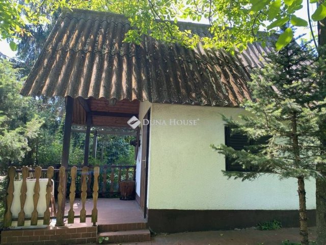 Eladó nyaraló, Oroszlányban 8.5 M Ft, 1 szobás