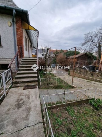 Eladó családi ház, Budaörsön 139 M Ft, 4 szobás