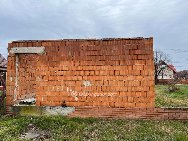 Eladó telek, Mezőhegyesen, Akácfa utcában 3.9 M Ft