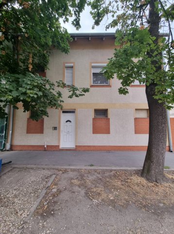 Eladó téglalakás, Szegeden 49.2 M Ft, 3 szobás