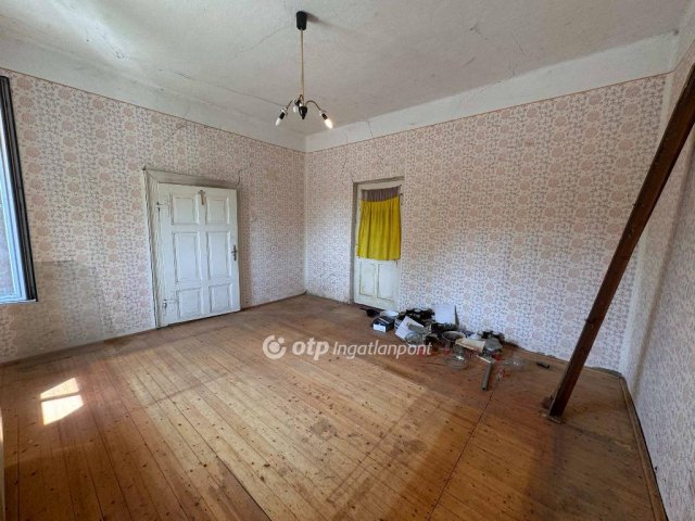 Eladó családi ház, Hosszúpályin 27.999 M Ft, 3 szobás