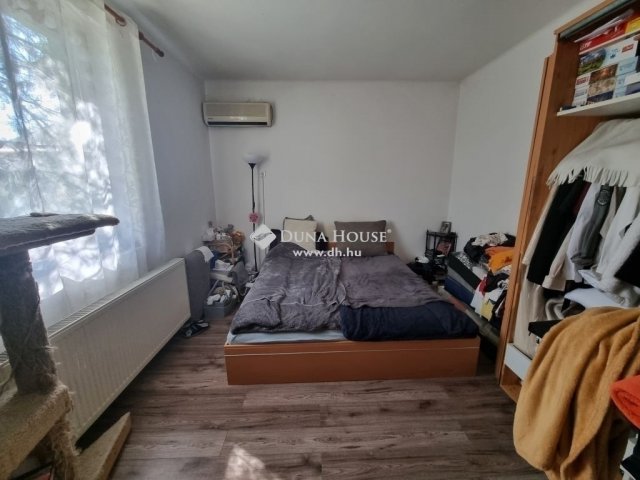 Eladó családi ház, Szigetszentmiklóson 104.9 M Ft, 5 szobás