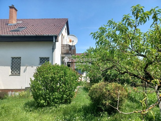 Eladó családi ház, Szentendrén 84.9 M Ft, 7 szobás