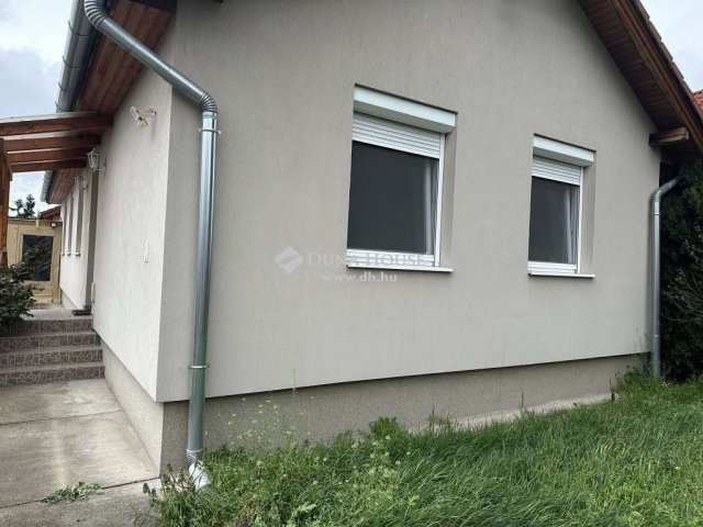 Eladó családi ház, Monoron 67.8 M Ft, 4 szobás