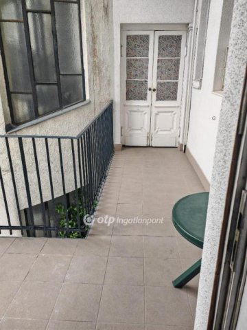 Eladó téglalakás, Budapesten, V. kerületben 130 M Ft, 2 szobás