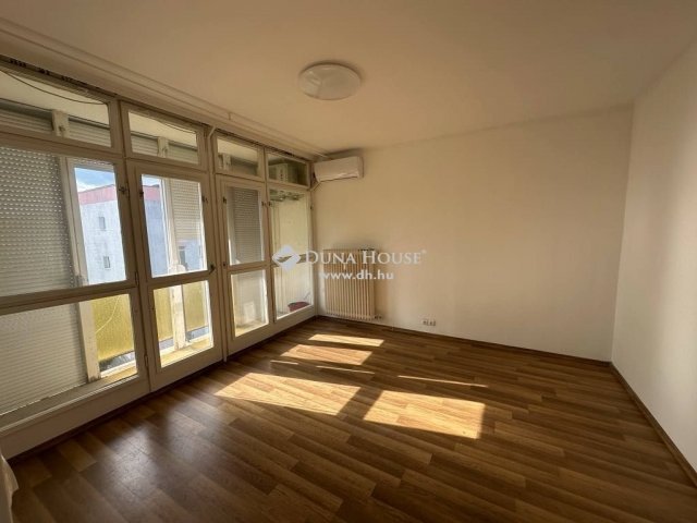 Kiadó téglalakás, albérlet, Pécsett 150 E Ft / hó, 2 szobás