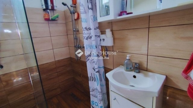Eladó családi ház, Alsónémediben 57 M Ft, 2 szobás
