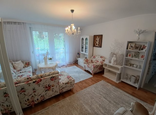 Eladó panellakás, Debrecenben 67 M Ft, 1+2 szobás