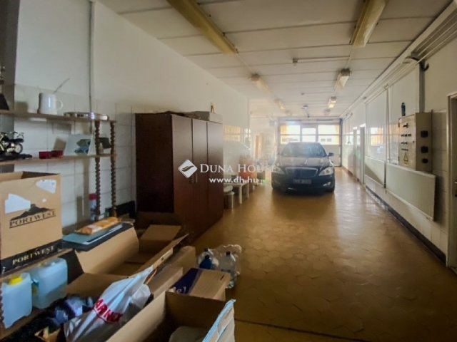 Eladó iroda, Vértesszőlősön 425 M Ft / költözzbe.hu