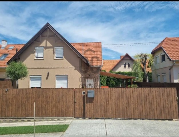 Eladó családi ház, Üllőn 99.9 M Ft, 6 szobás